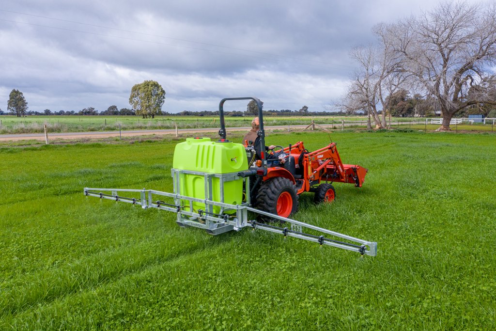 600L LinkOn™ 3PL Tractor Boom Sprayer, 75l/min pump and 3-way reg