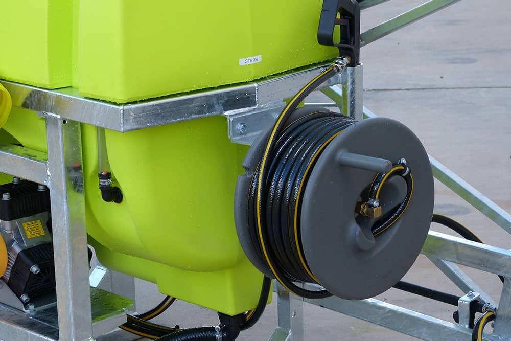 300L LinkOn™ 3PL Tractor Boom Sprayer with 22 l/min pump and 3 way reg